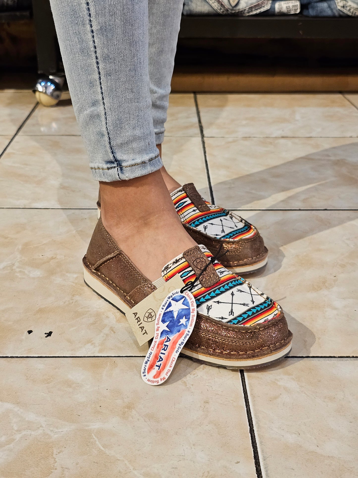 Zapato ariat para dama estampado de flecha azteca