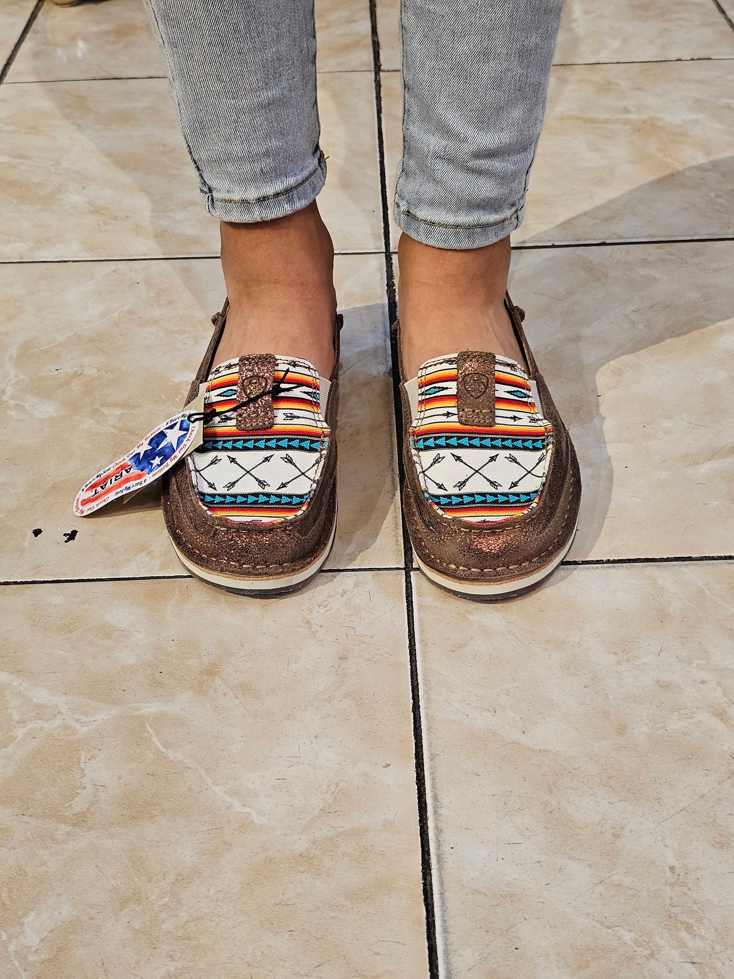 Zapato ariat para dama estampado de flecha azteca