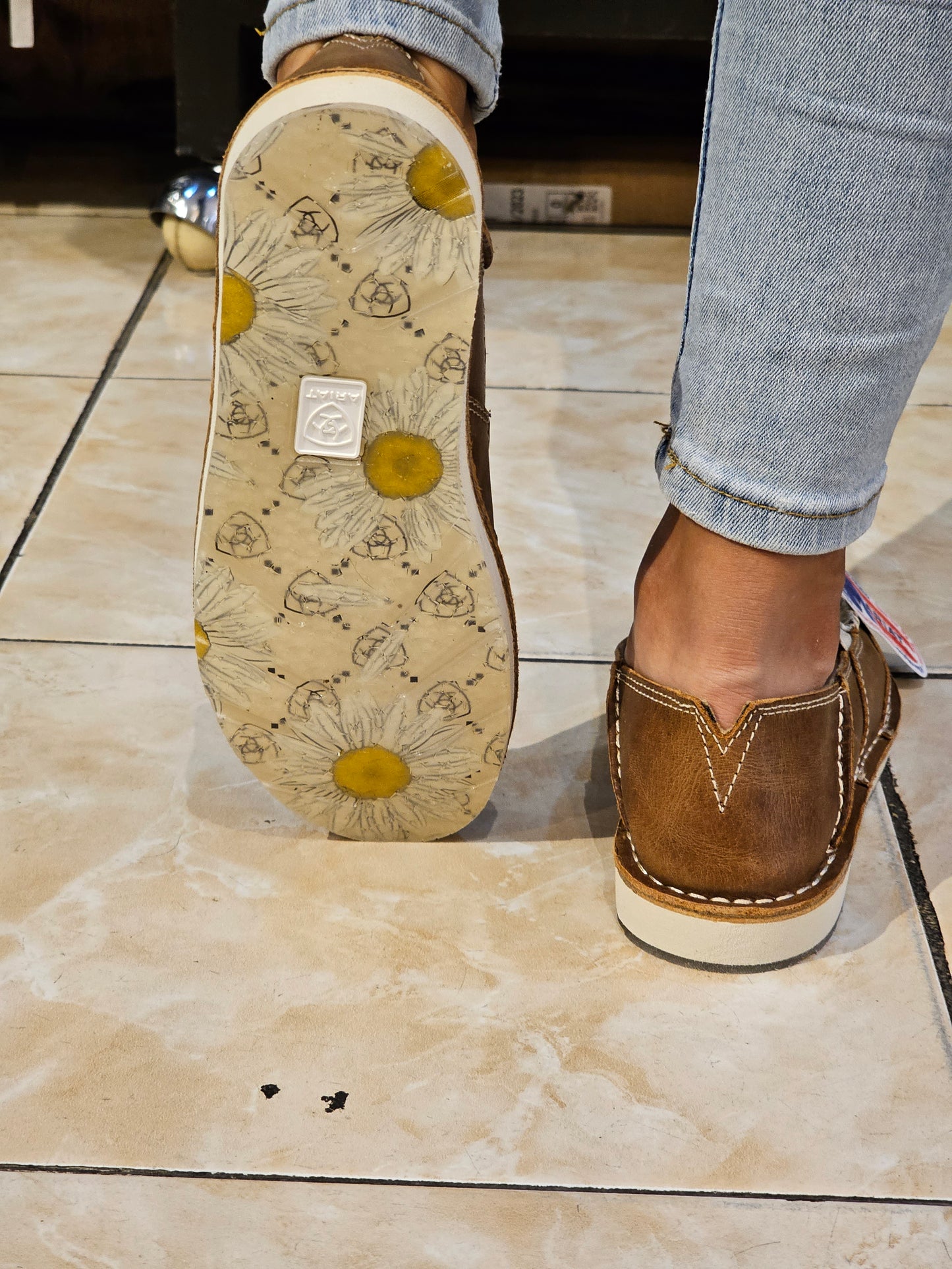 Zapato ariat para dama estampado de flor