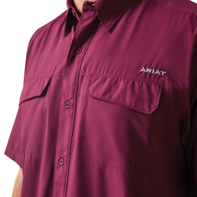 Camisa Ariat TEK traspirable para caballero color vino