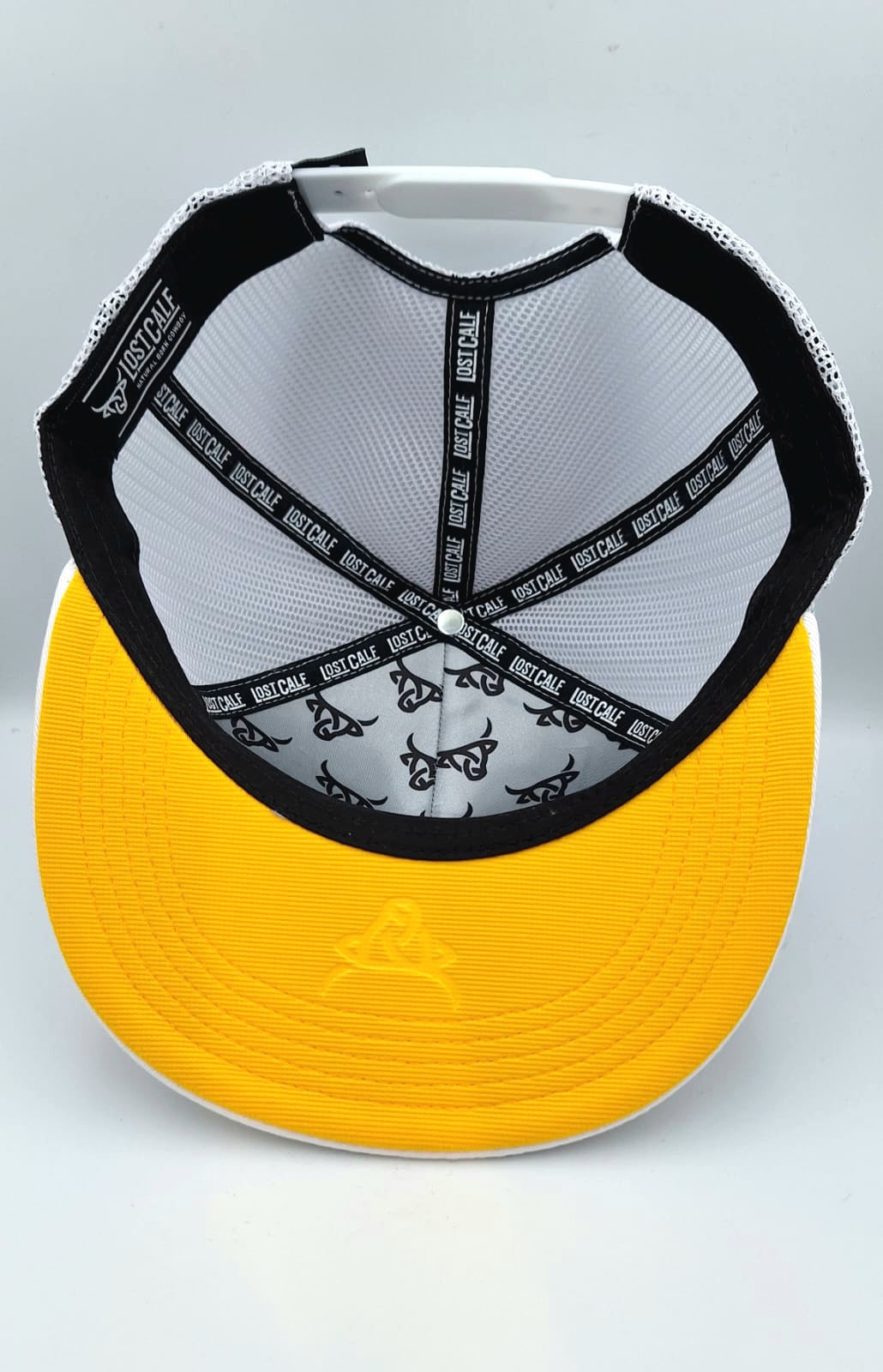 Gorra LOST CALF ( EDICION ESPECIAL) bull oro metal