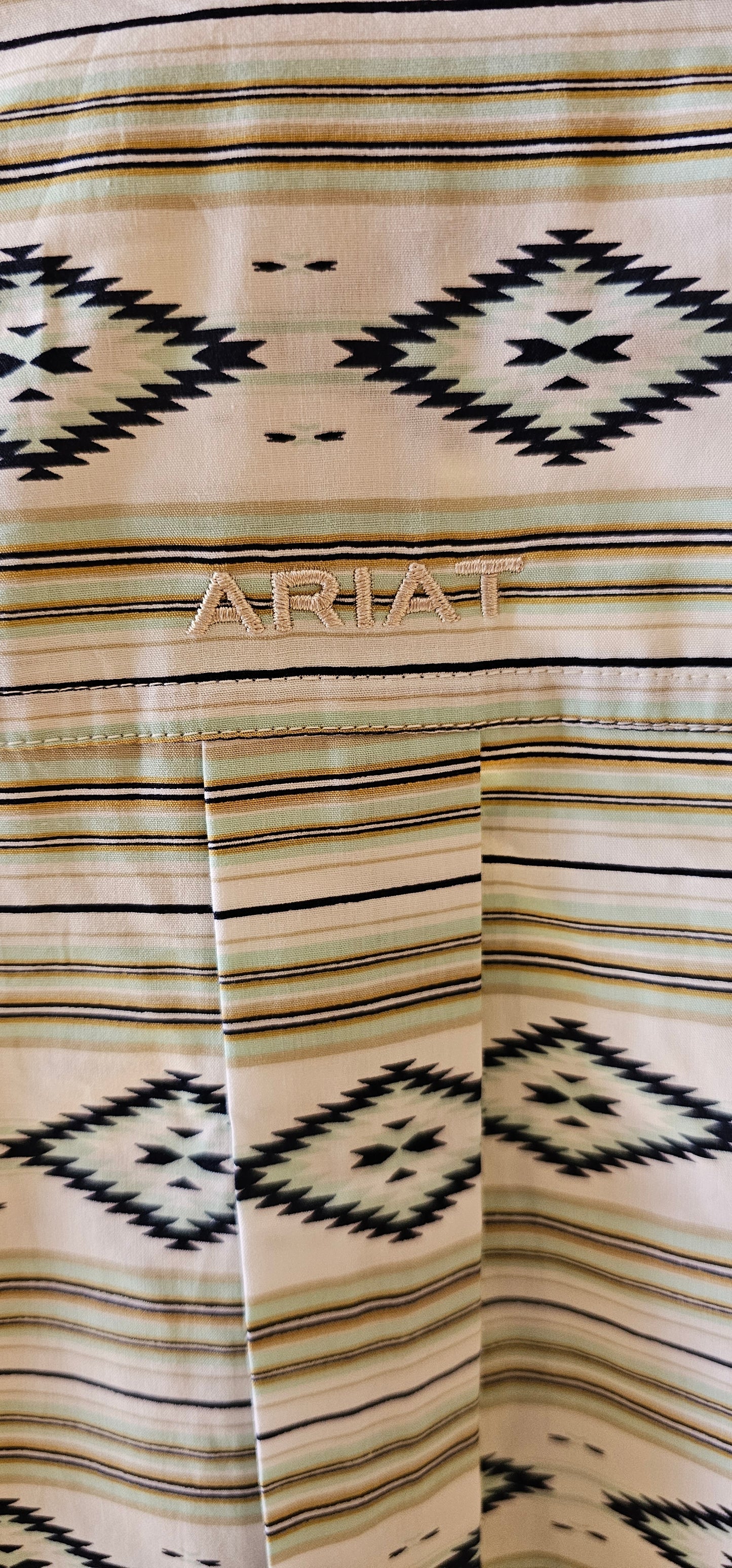 Camiza ARIAT manga corta
