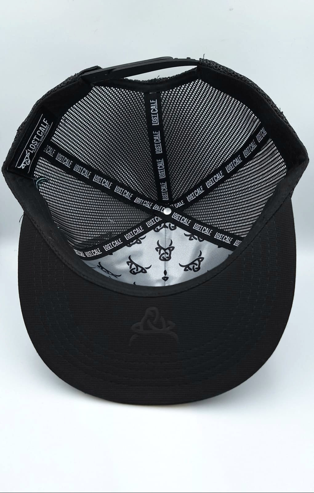 Gorra LOST CALF (EDICION ESPECIAL BULL) negro