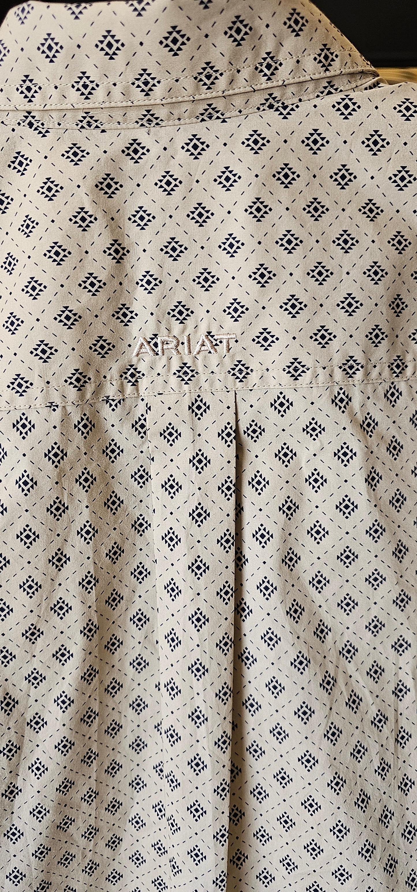 Camiza ARIAT manga corta