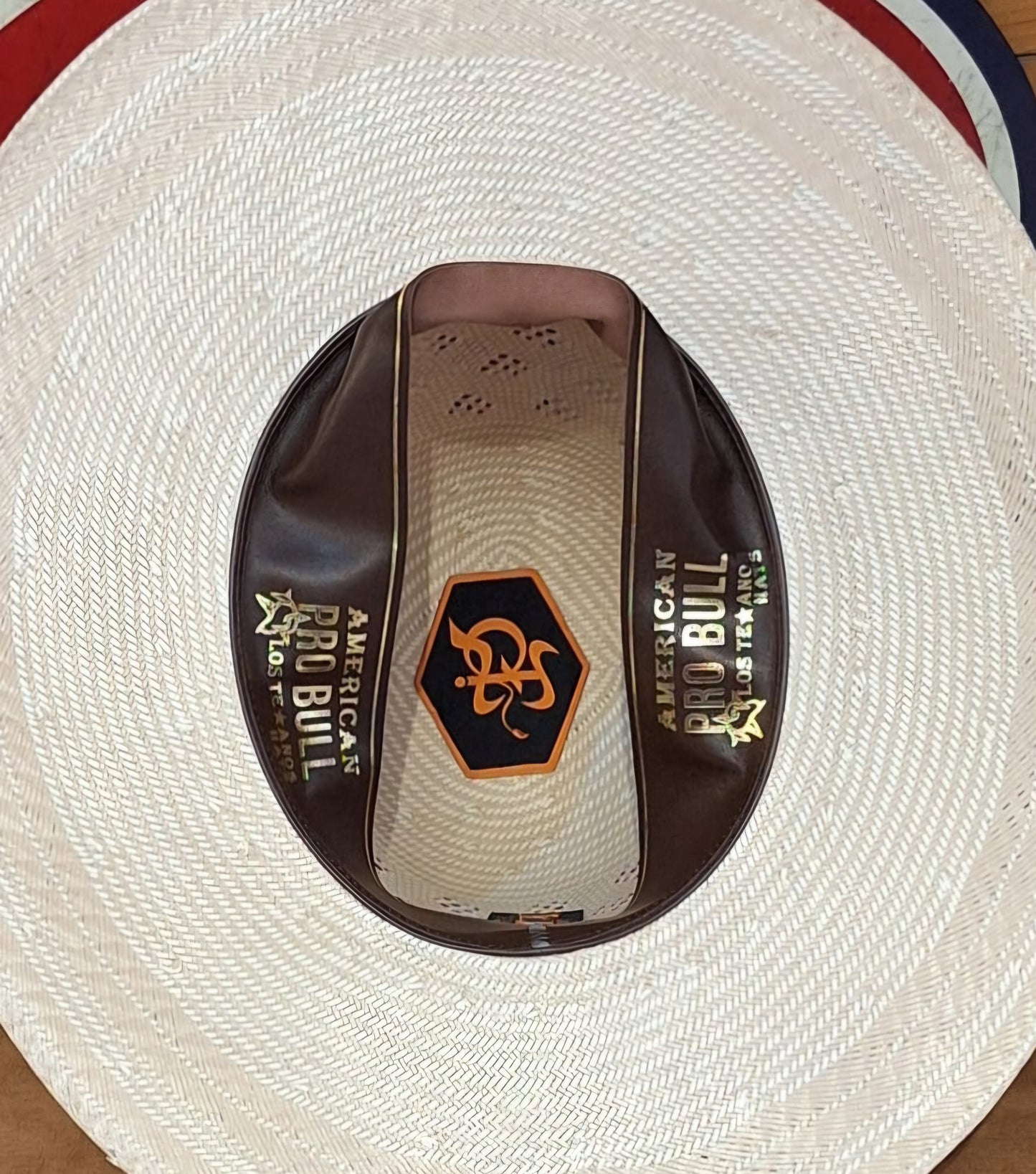 Sombrero Open crown huellas