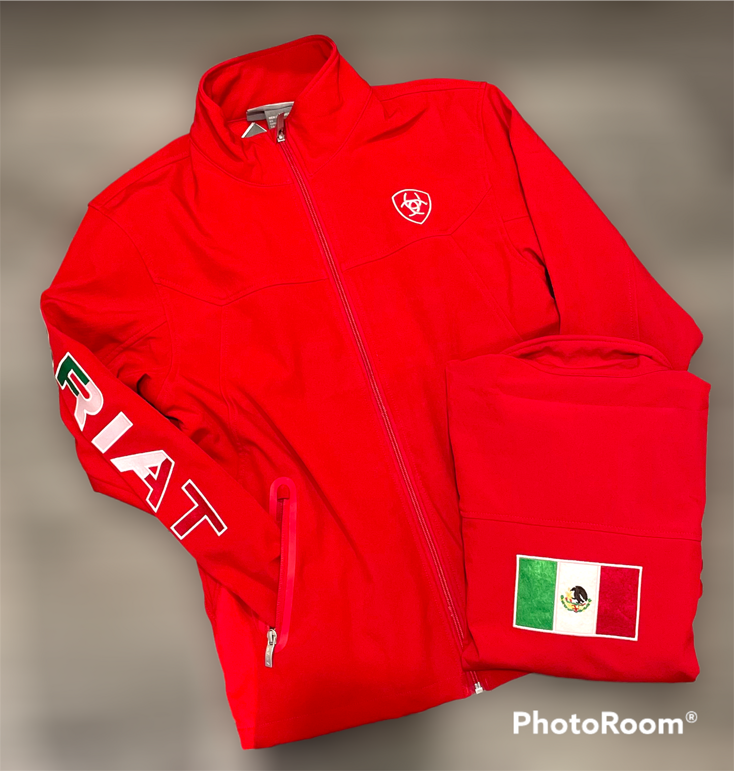 Chamarra ARIAT mujer rojo con bandera de México
