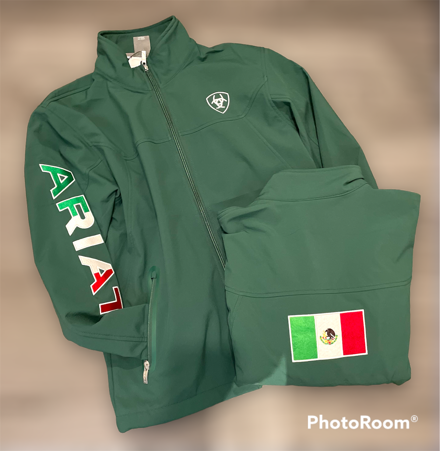 Chamarra ARIAT hombre verde con bandera de México