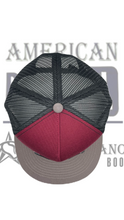 Cargar imagen en el visor de la galería, Gorra de camionero clásica de Rough Hand Brand logo
