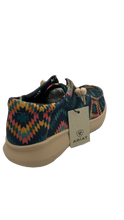 Cargar imagen en el visor de la galería, Zapato Ariat chimayo caballero con diseño azteca en colores
