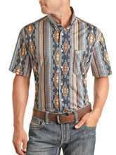 Cargar imagen en el visor de la galería, Camisa rock and roll manga corta azul con diseño azteca

