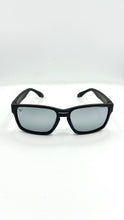 Cargar imagen en el visor de la galería, LENTES DE SOL POLARIZADAS ROUGH HAND BRAND BLACK
