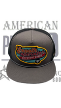 Cargar imagen en el visor de la galería, Gorra de camionero clásica de Rough Hand Brand Gris
