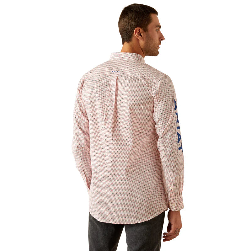 Camisa ARIAT rosa con diseño logo azul