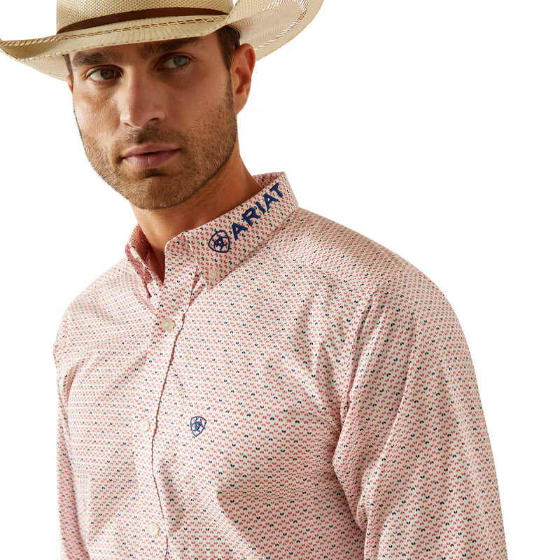 Camisa ARIAT rosa con diseño logo azul