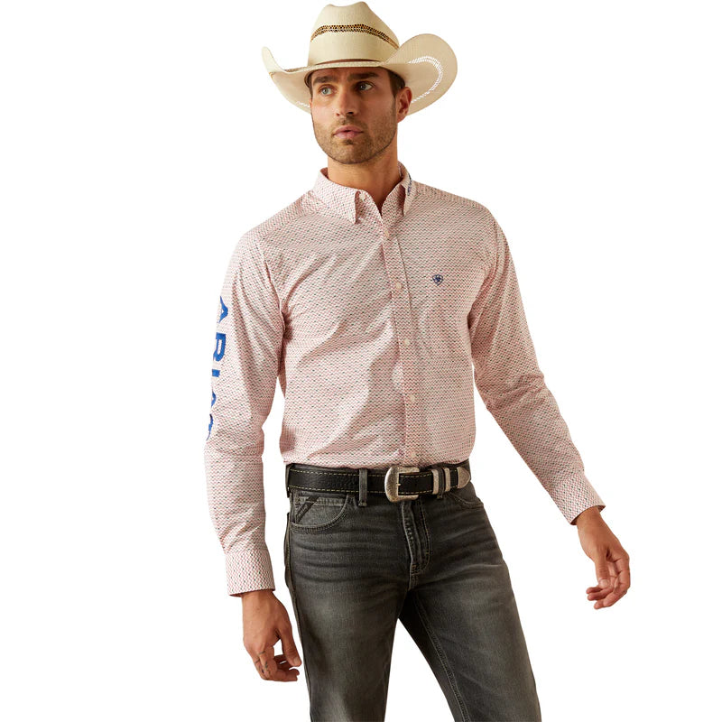 Camisa ARIAT rosa con diseño logo azul