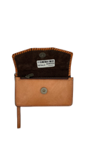 Cargar imagen en el visor de la galería, Cartera de piel cincelado a mano para dama
