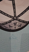Cargar y reproducir el video en el visor de la galería, Gorra rough hand
