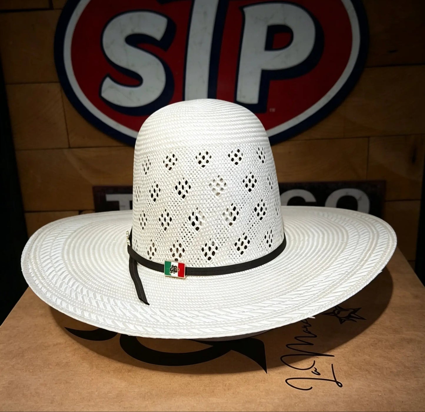 Sombrero Open crown huellas