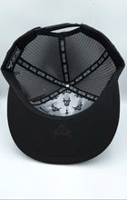 Cargar imagen en el visor de la galería, Gorra LOST CALF (EDICION ESPECIAL BULL) negro
