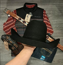 Cargar imagen en el visor de la galería, Outfit hombre chaleco retro ARIAT
