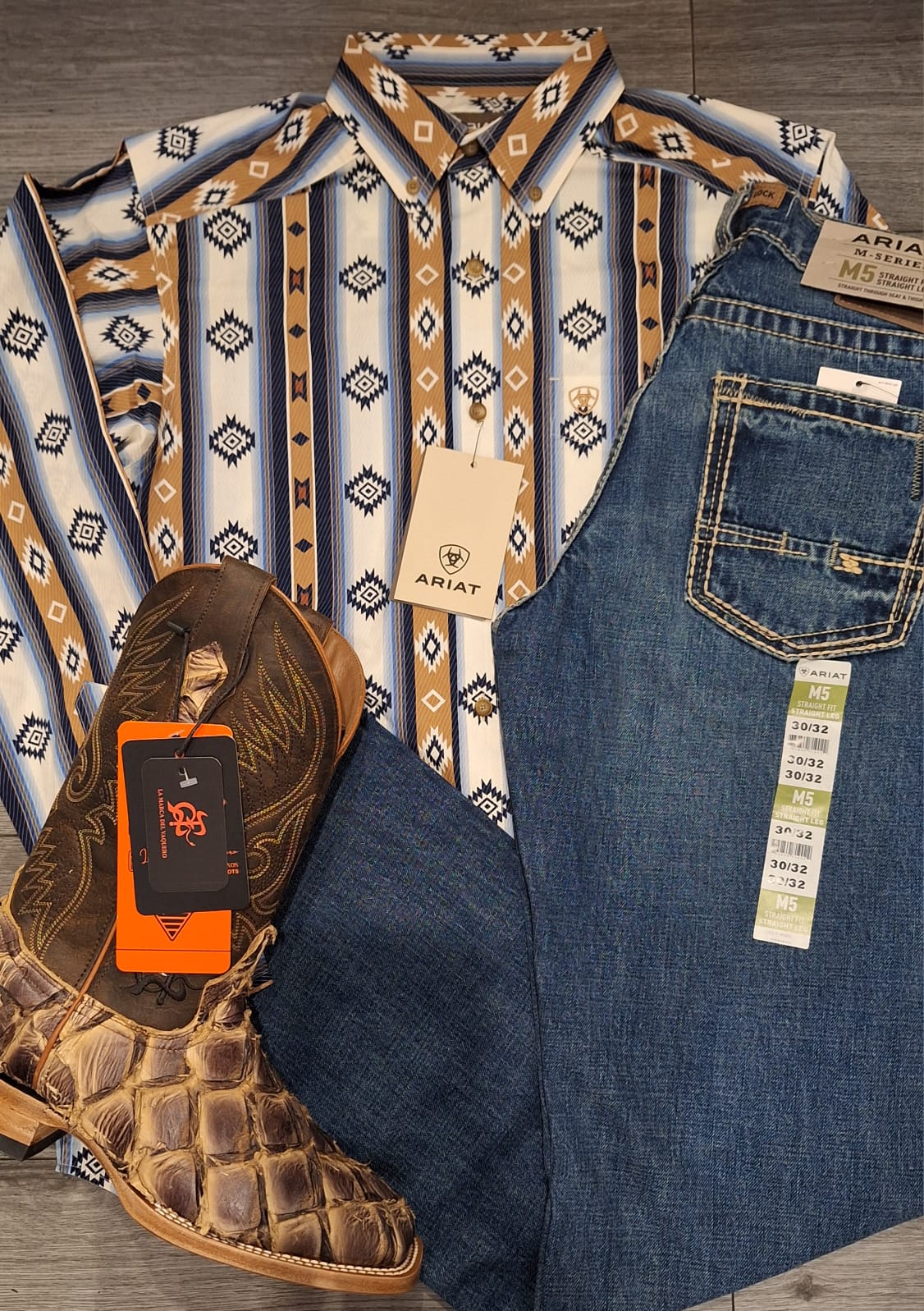 Outfit  hombre ARIAT 1