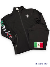 Cargar imagen en el visor de la galería, Chamarra ARIAT hombre negro con bandera de México

