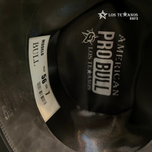 Cargar imagen en el visor de la galería, Texana Fina American pro bull (Americana) negro lana de conejo
